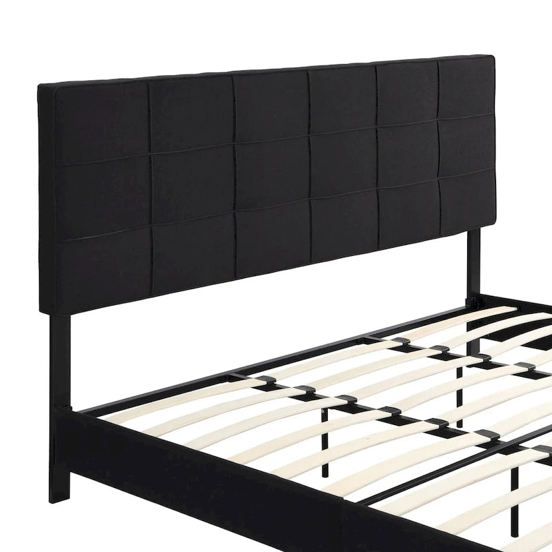 Lit plateforme rembourré King noir avec tête de lit capitonnée