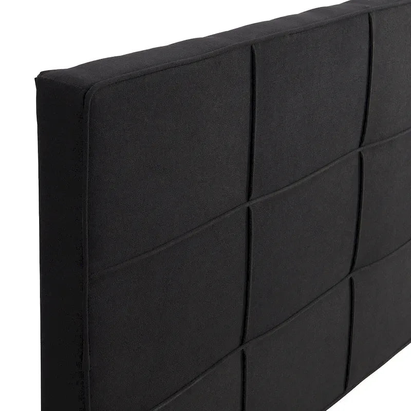Lit plateforme rembourré King noir avec tête de lit capitonnée